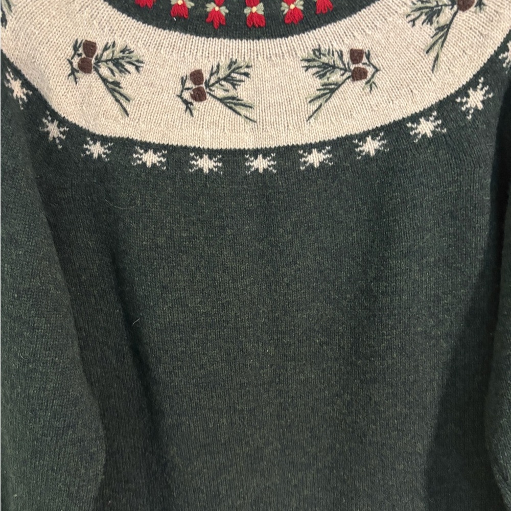 WOOLRICH Green Nordic Sweater with Red and White Accents Excellent condition - Picture 4 of 10